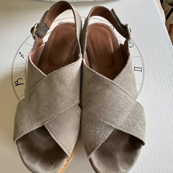 Homer’s platform cork and gray suede sandals. Signs of wear on the soles. - Picture 3 of 5